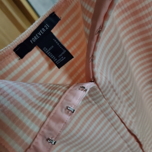 Dress - Picture 3 of 4